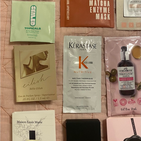 Assorted Beauty Sample Set - Picture 3 of 4
